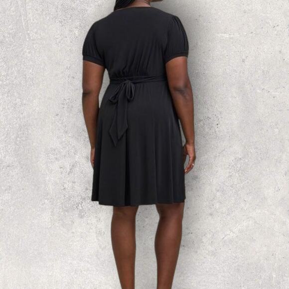 Torrid Dress Plus Sz 5 Black Mini Studio Knit Surplice Faux Wrap Pockets Stretch - Picture 14 of 15